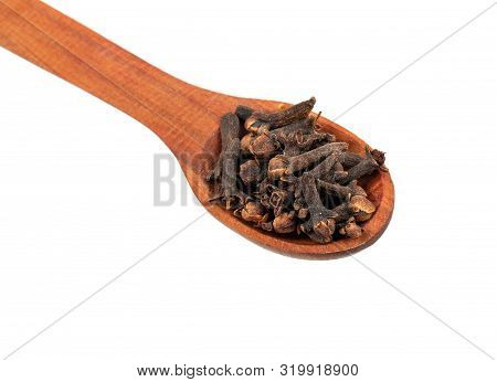 Dry Cloves In Spoon
