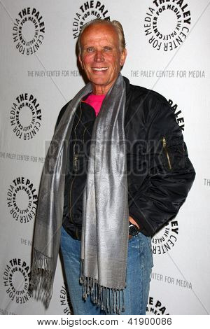 LOS ANGELES - 28 jan: ปีเตอร์ Weller มาถึงที่หมาย 