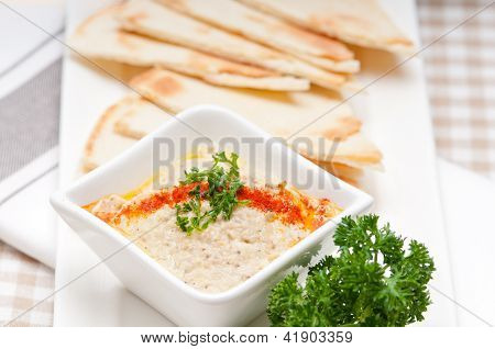 Moutabal Baba Ghanoush bakłażan Dip