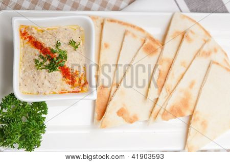 Moutabal Baba Ghanoush bakłażan Dip