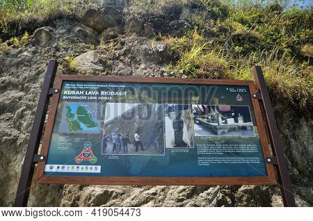 Information And Route Map Of Simanindo Samosir Island Label For Indonesian People And Foreign Travel