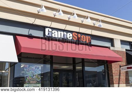 Carmel - Circa May 2021: Gamestop Stripmall Location. Gamestop Is A Video Game And Electronics Retai