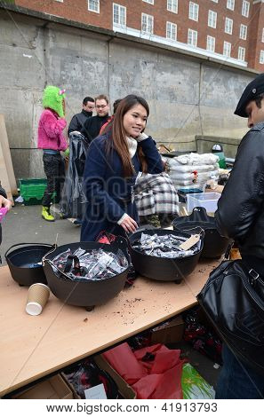 Requisiten aus dem London Dungeon gehen zum Verkauf in Pimlico Markt im Zentrum von London 3. Februar 2013