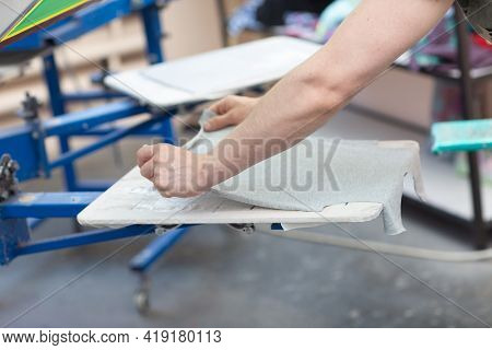 Prepare For Printing And Apply Cloth Serigraphy Silk Screen Print Process At Clothes Factory