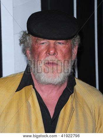 LOS ANGELES - FEB 05: Nick Nolte přijíždí do Los Angeles premiéra 