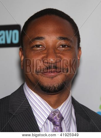 LOS ANGELES - 02 AUG: DAMIAN GUPTON aankomen aan zomer 2011 TCA Party - NBC op augustus 02, 2011 in 