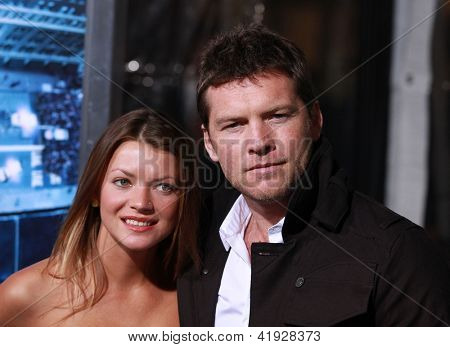 LOS ANGELES - JAN 23: SAM WORTHINGTON & krystal ankommer til 