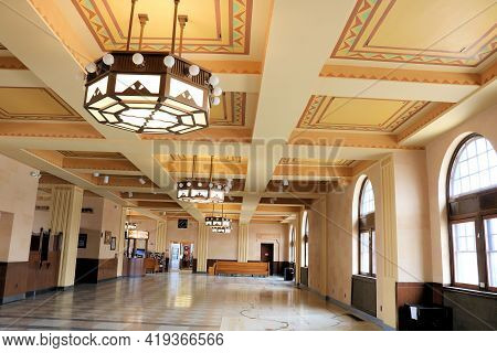 April 26, 2021 In Cheyenne Wy:  Interior Lobby Of The Cheyenne Raillroad Depot With Vintage Chandeli