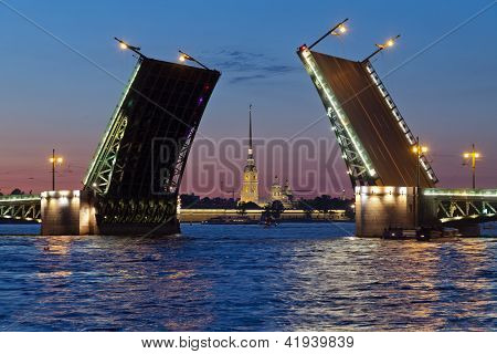 ปีเตอร์ และ Paul Fortress และ สะพานเปิดพาเลซ