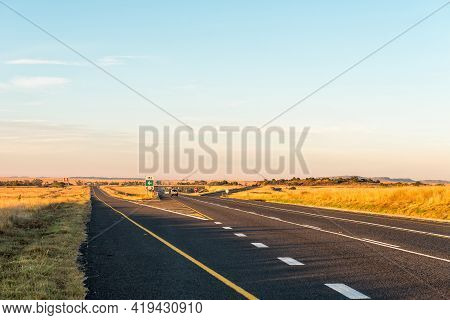 Tierpoort, South Africa - April 2, 2021: Interchange Between Roads N1 And S1215 At Tierpoort Near Bl
