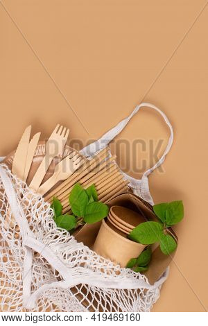 Vertical Composition With Eco-friendly Tableware - Kraft Paper Food Cups And Containers With Wooden 