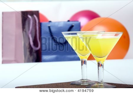 zwei Gläser & Abendgesellschaft