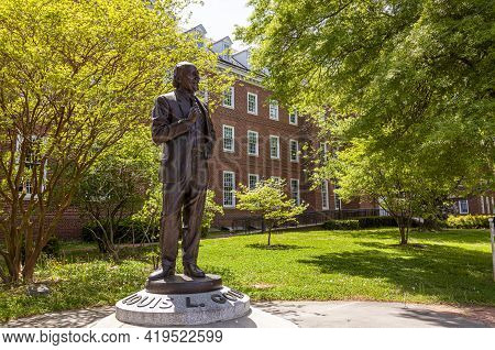 Annapolis, Md, Usa 05-02-2021: Statue Of The Late Politician Louis L. Goldstein In Front Of The Gold