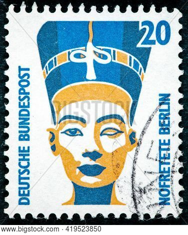 Germany - Circa 1989: Postage Stamp Printed In Germany Shows Queen Nefertiti Of Egypt Bust Egyptian 