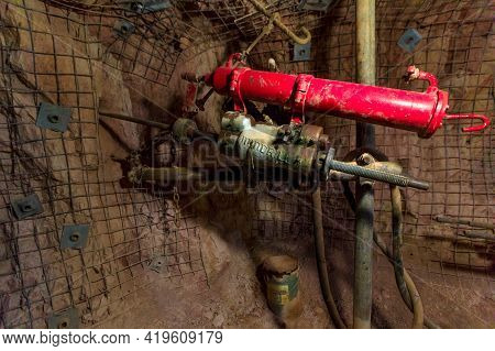 Tennant Creek, Australia - Aug 2019: Jackhammer Of Battery Hill Gold Mine. Old Museum Of Tennant Cre