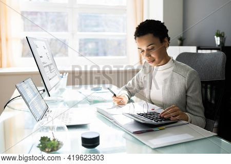 African American Tax Professional Female With E Invoice