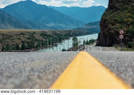 Chuysky trakt road in the Altai mountains. One of the most beautiful road in the world.