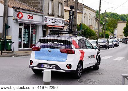 Bordeaux , Aquitaine France - 05 04 2021 : Tomtom Sign Brand And Logo Text On Car Kia Gps Street Vie