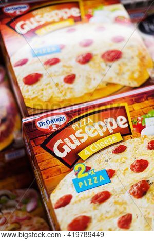 Pizza Guseppe Dr Oetker In A Supermarket Commercial Refrigerator