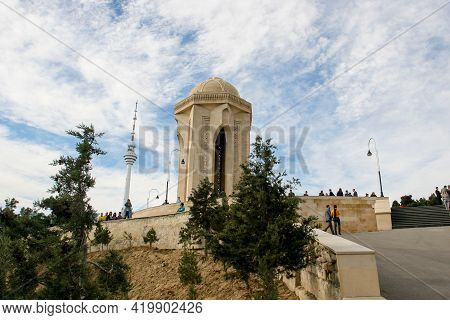 Azerbaijan, Baku - Nowember 2009: Tourist Attractions Of Azerbaijan On The Background Of The Blue Sk