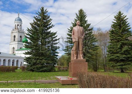 Poshekhonye, Russia - May 07, 2021: View Of The Monument To V.i. Lenin (ulyanov) On Freedom Square O