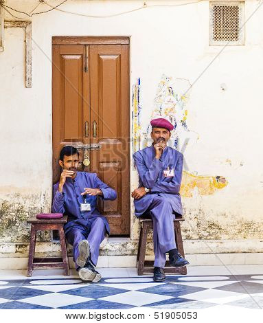 Security Check Personal Have A Rest  At The Palace Of Udaipur