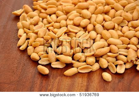 Delicious Salty Peanuts
