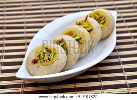 Nan Khatai