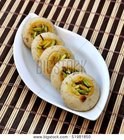 Nan Khatai