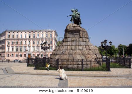 Statue