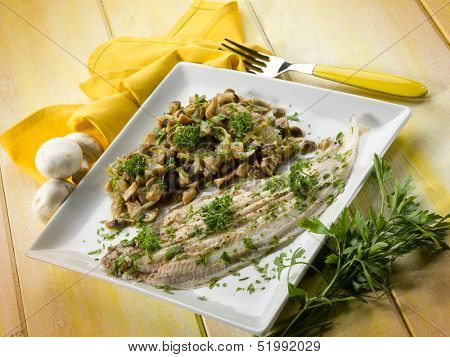 sole fish with sauteed mushroom