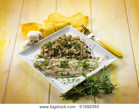 sole fish with sauteed mushroom