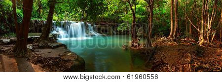 Huay Mae Kamin Waterfall