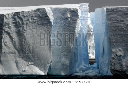 Enormes Icebergs com Gap