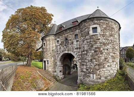 Ponttor - Medieval City Gate In Aachen