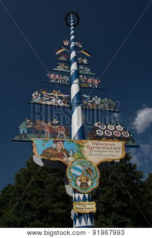 Maibaum at Viktualienmarkt