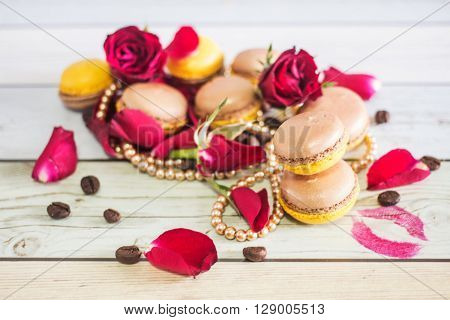 Macaruns with roses, necklace and coffee on flat
** Note: Soft Focus at 100%, best at smaller sizes