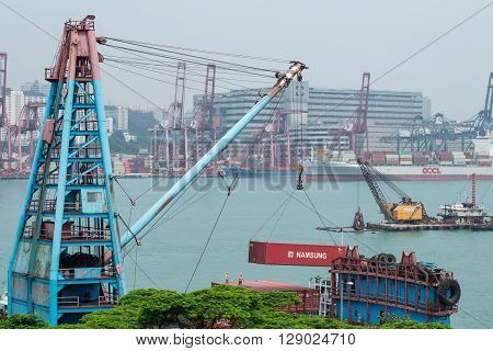 Hong Kong-may 7,2016:the Container Is Loaded / Unloaded At Kwai Tsing Container Terminals Is The Mai