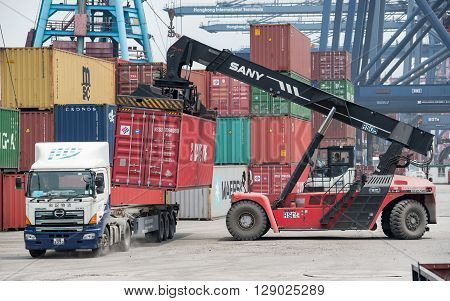 Hong Kong-may 7,2016:the Container Is Loaded / Unloaded At Kwai Tsing Container Terminals Is The Mai
