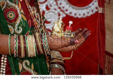 Beautiful Bride With Lord Ganesha And Sindoor