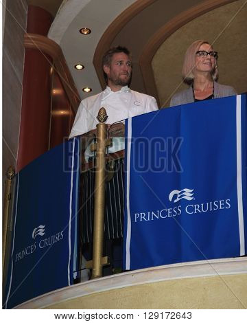 LOS ANGELES - JAN 24:  Curtis Stone, Jan Swartz at the Launch of SHARE Resturant at the Princess Cruise Ruby Princess at the Los Angeles World Cruise Center  on January 24, 2016 in San Pedro, CA