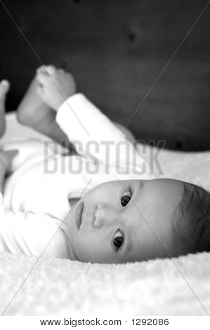 Bambino sul letto