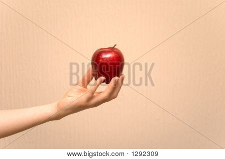 Mano con Apple