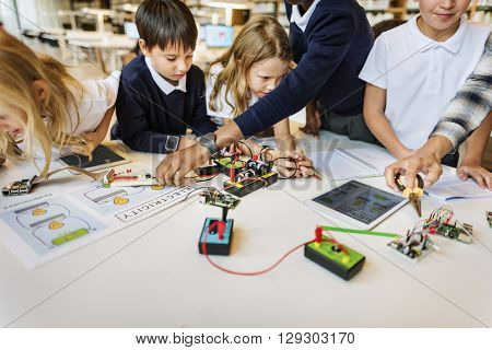 Electronic Experiment Observation Physics Study Concept