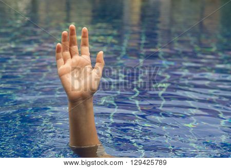 hand drowning in water