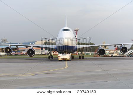 Boeing 747 Transaero Towed To The Runway.