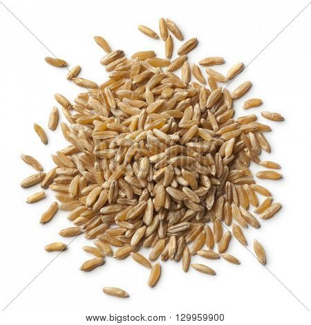  Heap of kamut kernels on white background
