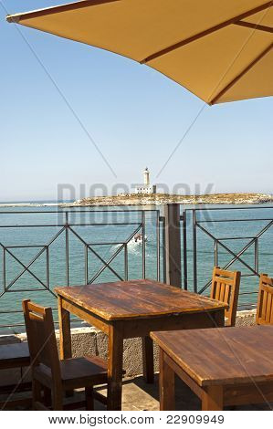 Vieste (foggia, Gargano i Puglia, Italien) fyrtårn fra terrassen