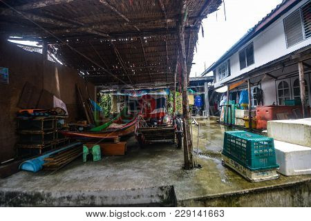 Canoeing At Koh Hong Islandphang-nga, Thailand Thailand 21 May 2017 : Koh Panyee Settlement Built On