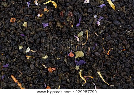 Mix Green Tea With Pineapple, Papaya, Grapes, Rose Petals, Marigold Mallow Blossoms